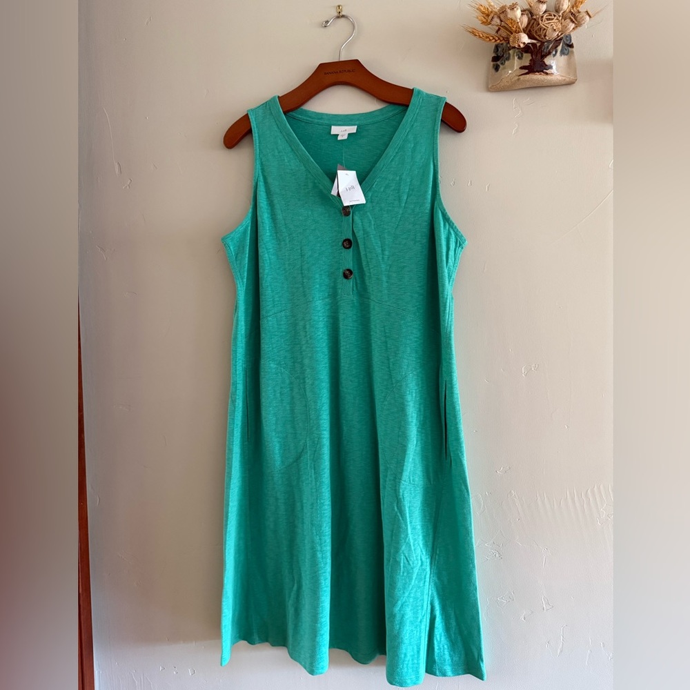 Brand new Jjill Sleeveless Green Dress with Button Detail